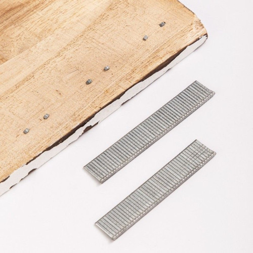 Степлеры, пистолеты, заклепочники Deli Мебельный степлер Deli DL238105 с набором скоб + антистеплер Набор: 2000шт D-тип. 2000шт Т-тип. 2000шт U-тип, 1шт скобоудалитель.