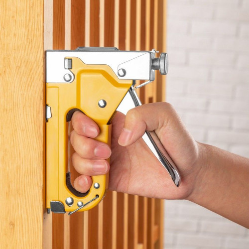 Степлеры, пистолеты, заклепочники Deli Мебельный степлер Deli DL238104 с набором скоб (2000шт D-тип, 2000шт Т-тип, 2000шт U-тип)